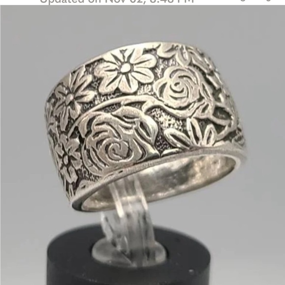 Silpada Jewelry - Silpada floral sterling silver ring